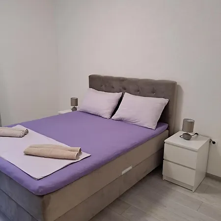 Апартаменти Stone *